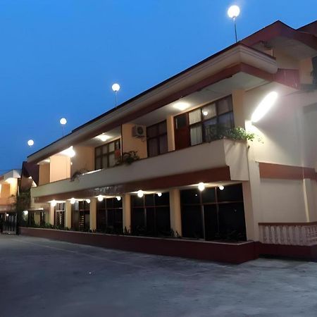 Hotel Benteng Букіттінгі Екстер'єр фото