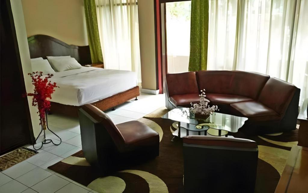 Hotel Benteng Букіттінгі Екстер'єр фото
