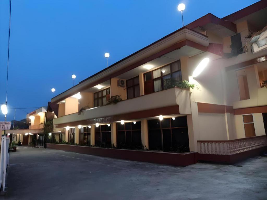 Hotel Benteng Букіттінгі Екстер'єр фото