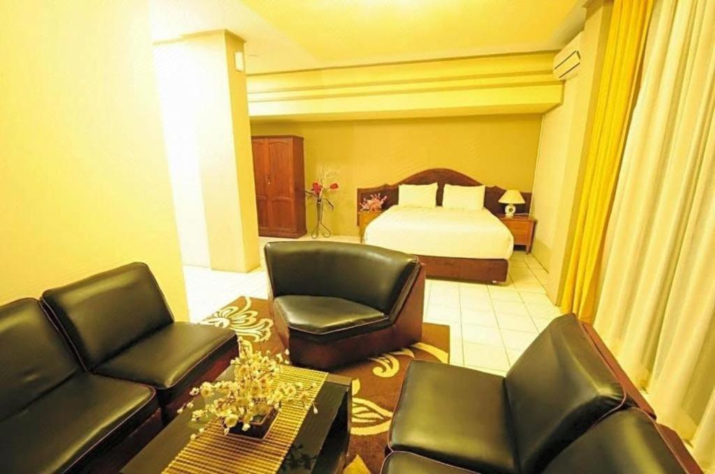 Hotel Benteng Букіттінгі Екстер'єр фото